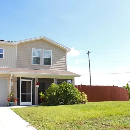 Lovelee Villa Cozy 2-Story Home